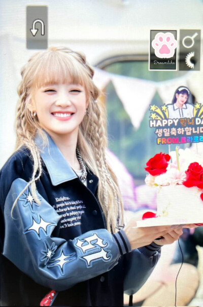 Minnie 生日快乐！么么哒
生日粗卡