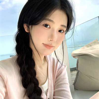 “在我喜欢的状态里生活”
女头˖⁺.ପଓ˖⁺. 