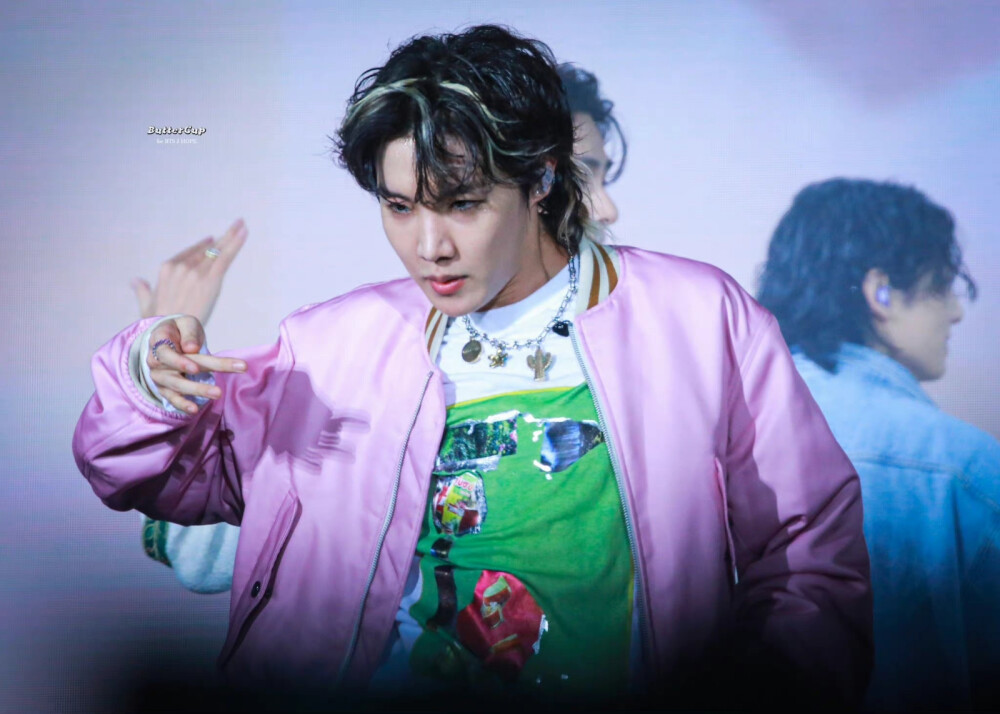 郑号锡
221015 YET TO COME IN BUSAN 釜山演唱会
cr:logo