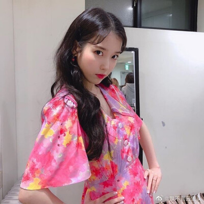 iu李知恩头像壁纸