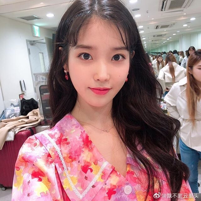 iu李知恩头像壁纸