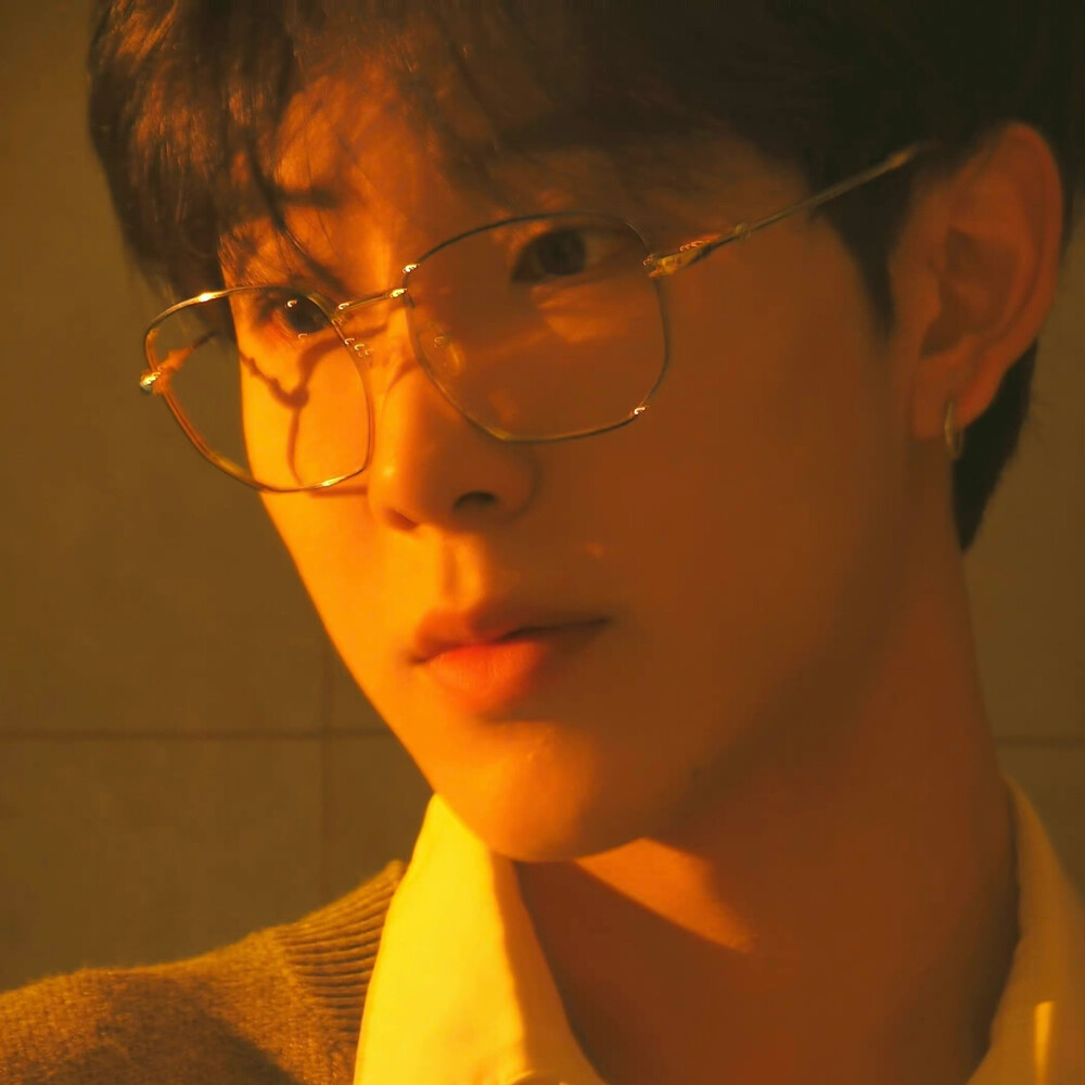 男头
来自微博：二辰Chen