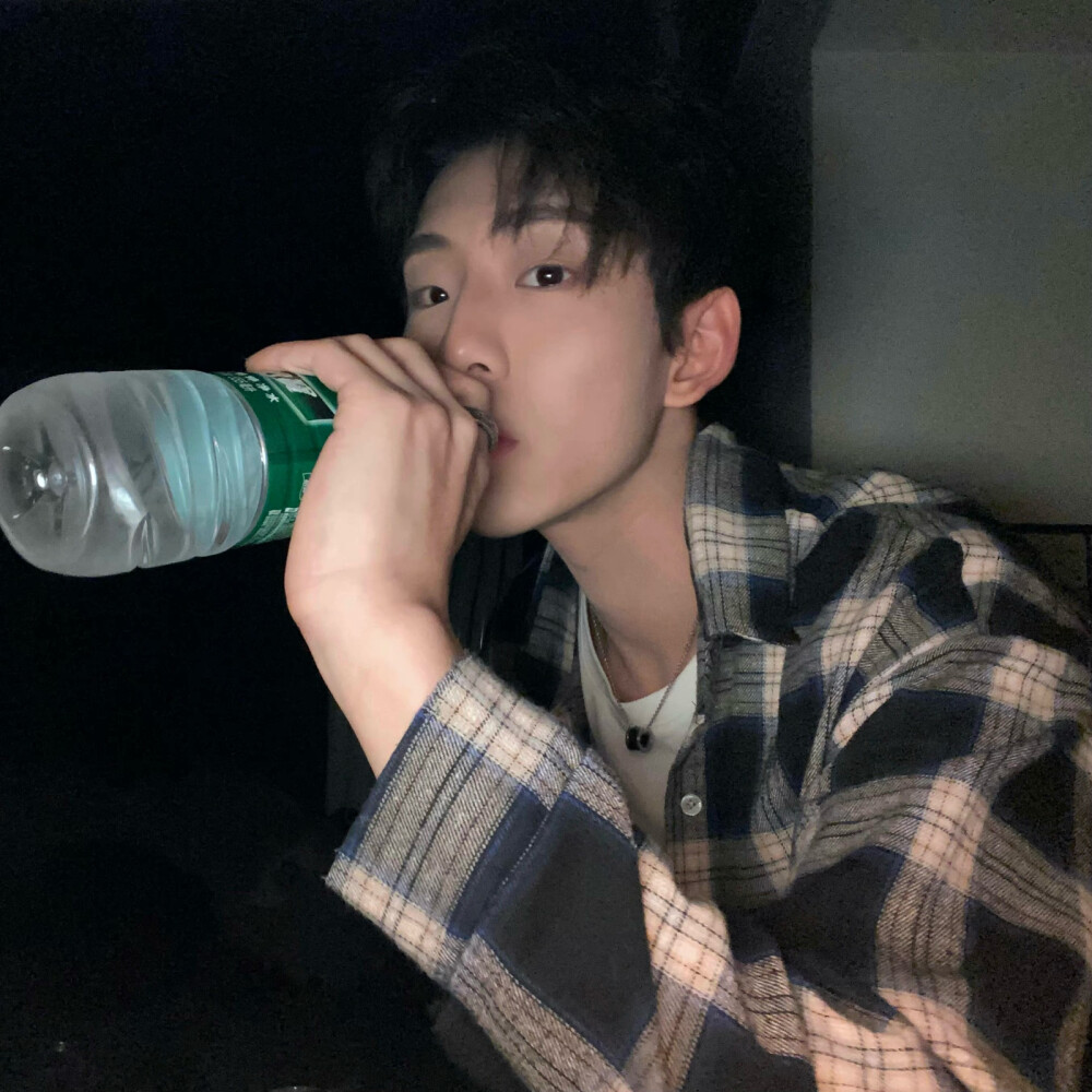 男头
来自微博：二辰Chen