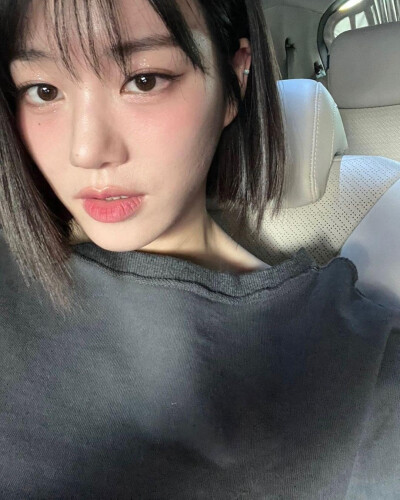 李侑菲