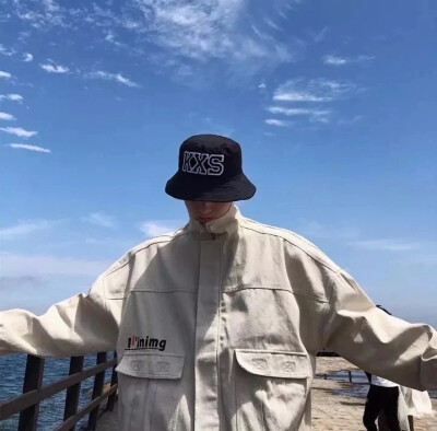 做一个只记得快乐和知识点的人