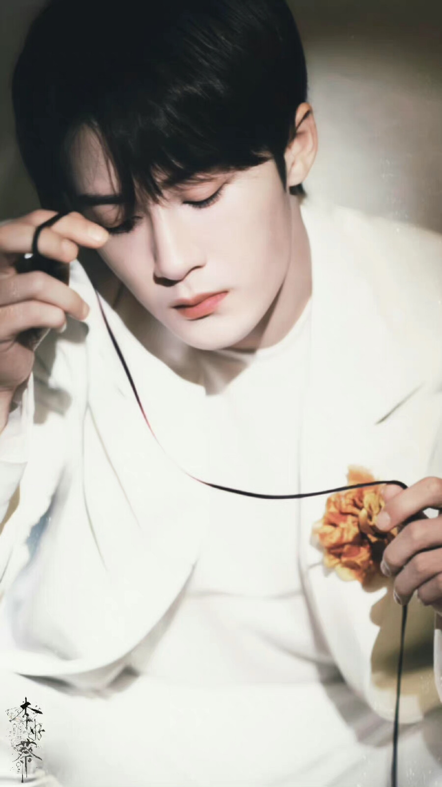 檀健次
《很想很想你》莫青成
《你安全吗》秦淮
《猎罪图鉴》沈翊
《沸腾校园》檀导师
《追光吧哥哥》
《长相思》相柳