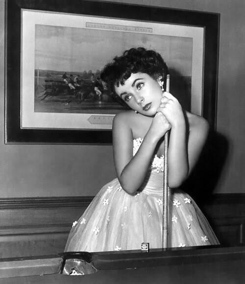  Elizabeth Taylor
