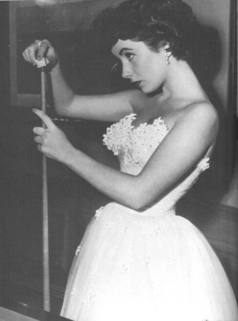  Elizabeth Taylor
