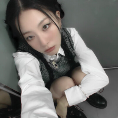 你不用故作冷淡，我没有想过继续纠缠你了，最后一次了，真的，最后一次了，送我10元子,今天是肯德基疯狂星期四吮指原味鸡+黄金脆皮鸡才九块九,我是真的不想错过。
