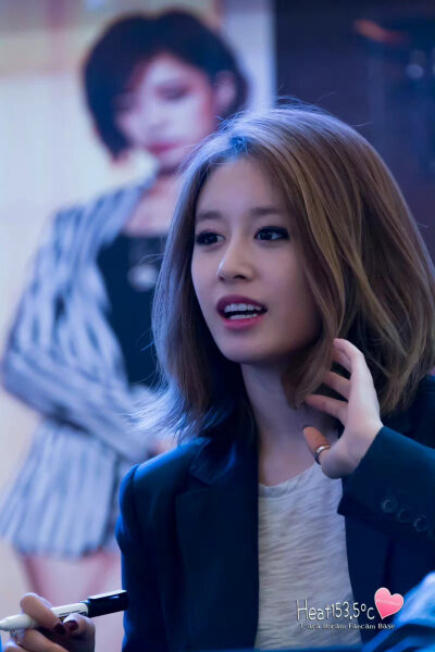 朴智妍 jiyeon
/图源见logo ​​​侵删