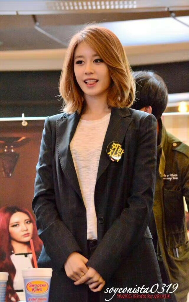 朴智妍 jiyeon
/图源见logo ???侵删