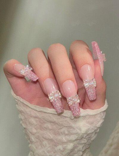 nails