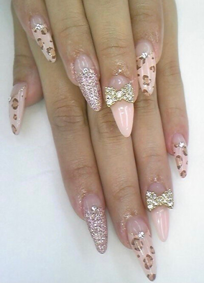 nails