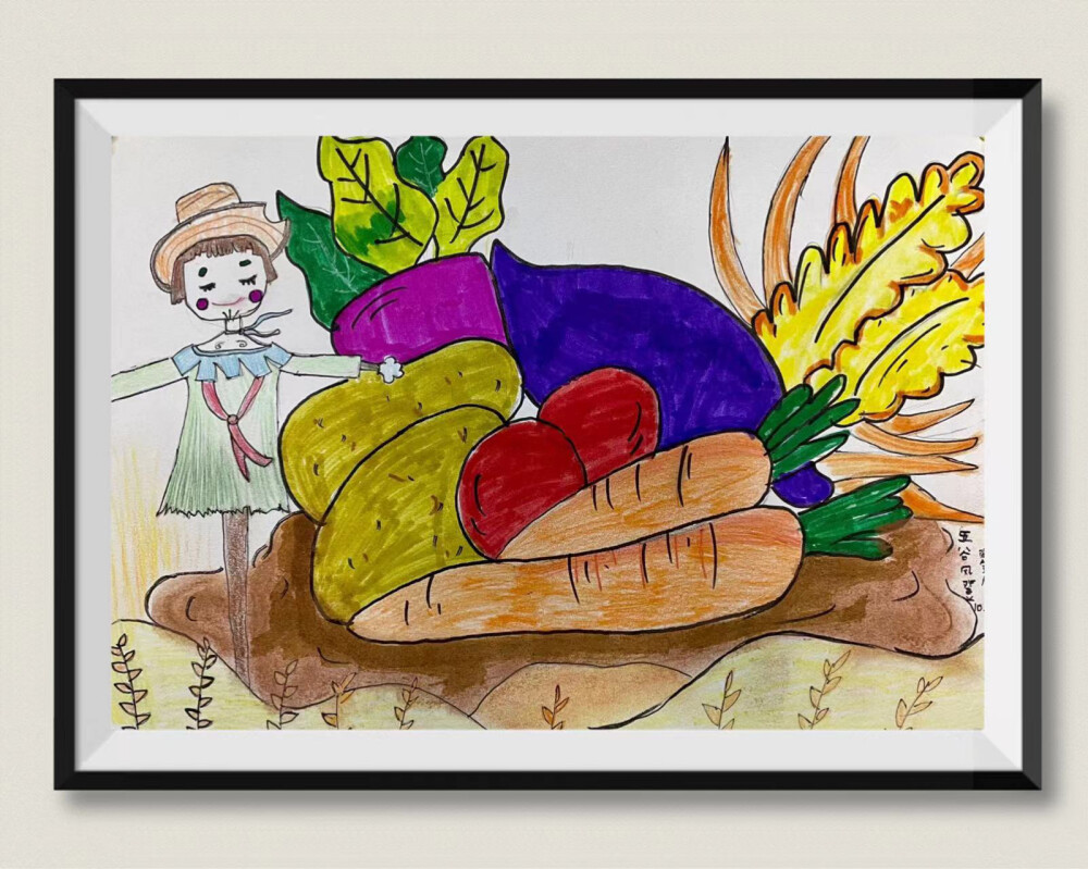 大师班《丰收》学习总结
本节课同学们体验了丰收季节的气息，巩固运用了水彩笔以及色粉结合的技法，将各种农作物表现的形象生动化。
同学们的画面中各不相同，有的是稻草人在看着防止鸟儿啄食、有的是农民伯伯在辛劳的收割庄稼等等，庄稼收割的也是同学们自主组合的各种各样，画面效果极为丰富。
同学们在课堂上忙碌表现画面正如农民伯伯忙碌丰收庄稼一样，感知了粮食的来之不易。引导学生学会珍惜粮食，从我做起。