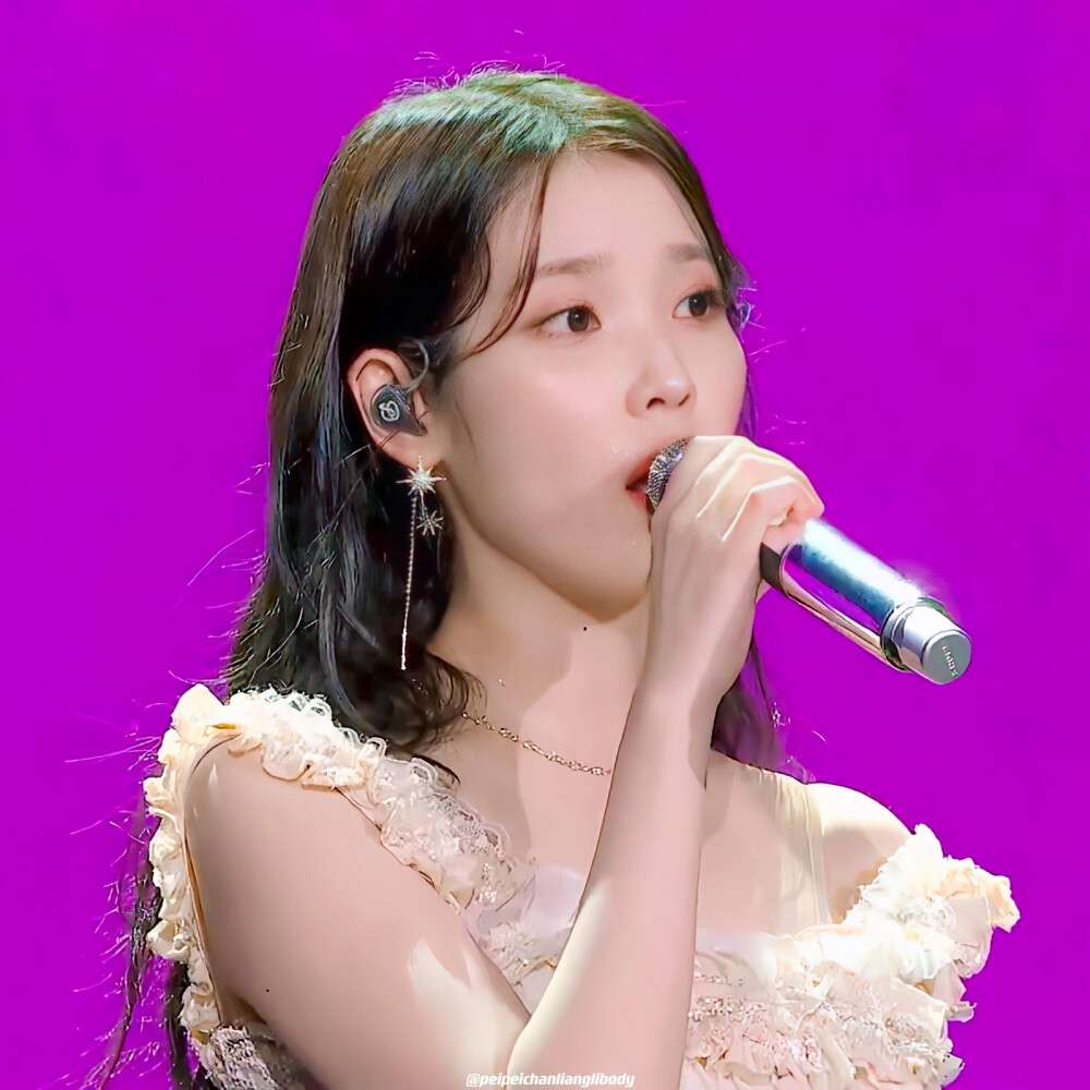 IU | IUTV
cr:·佩佩馋俩丽body·