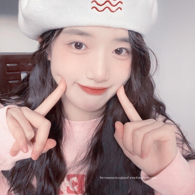  ° Beret kitten <贝蕾小猫 >
° 胡馨尹