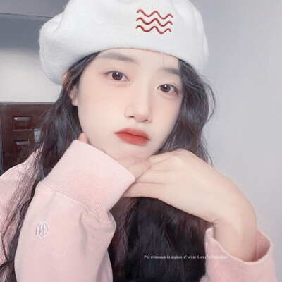  ° Beret kitten <贝蕾小猫 >
° 胡馨尹