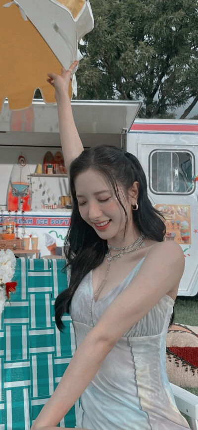 金知妍（苞娜）
