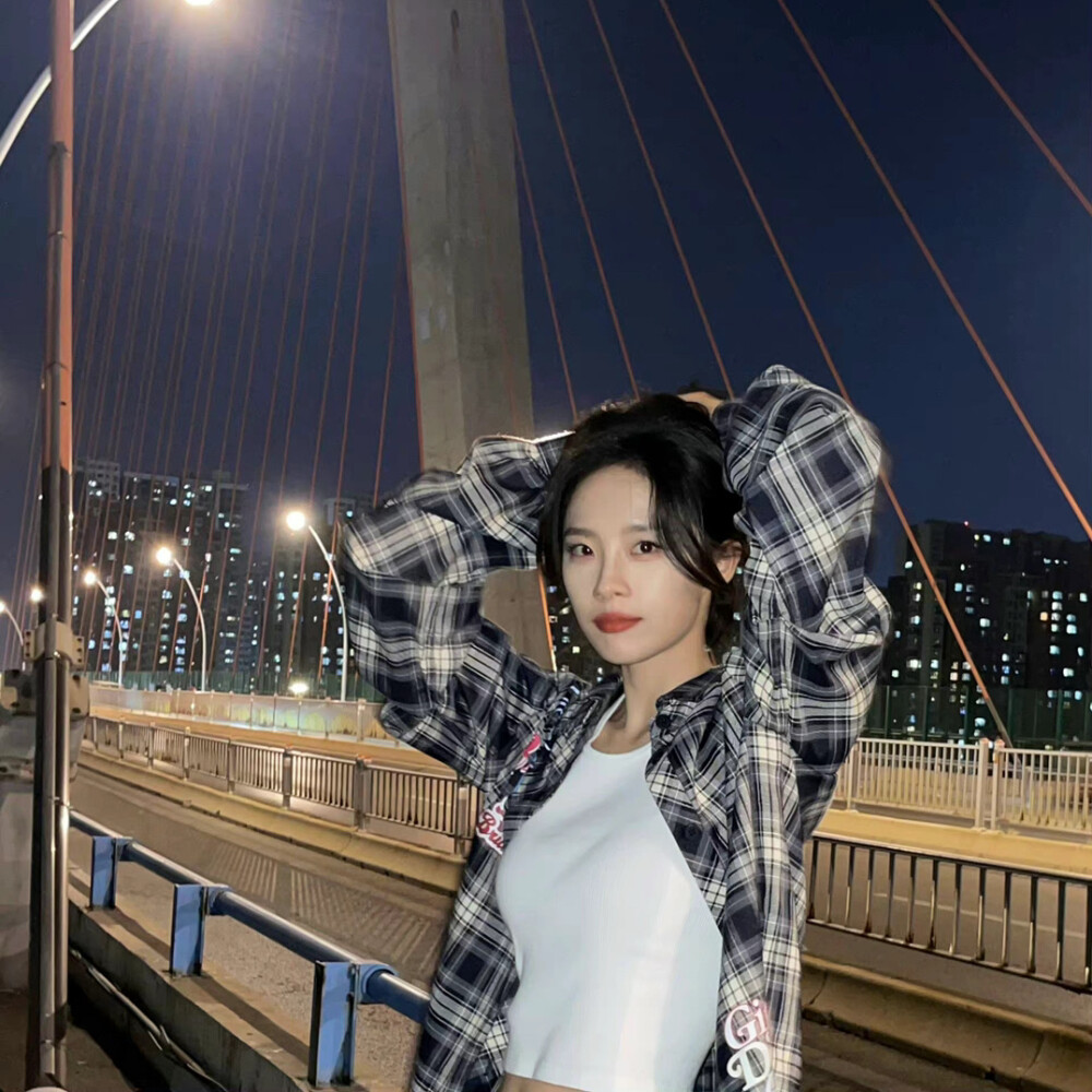 卢洋洋 头像 /图源见logo 676767侵删