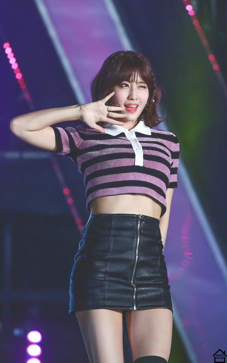 平井桃 momo /图源见logo 676767侵删