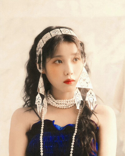 IU