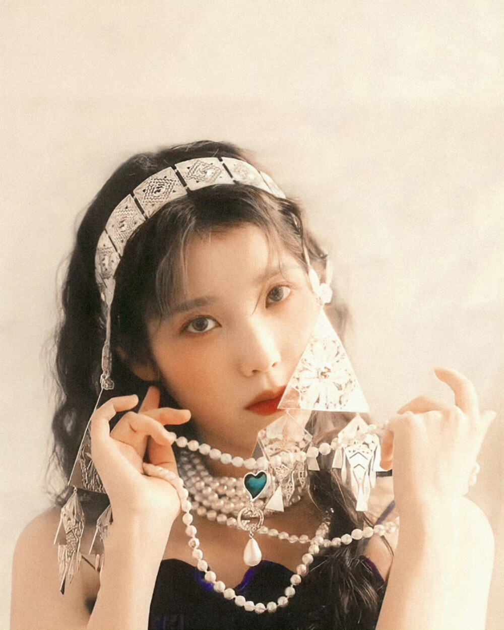 IU