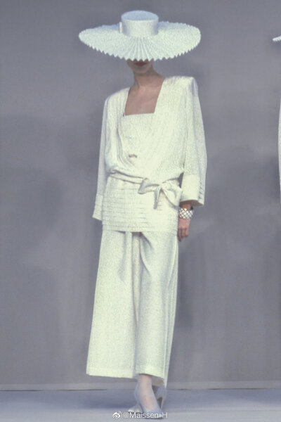 Nina Ricci 1990