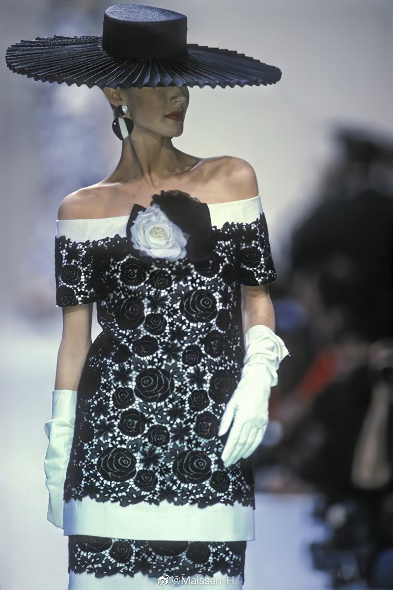 Nina Ricci 1990