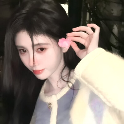 因为我们解决不了隔阂 所以隔阂解决了我们