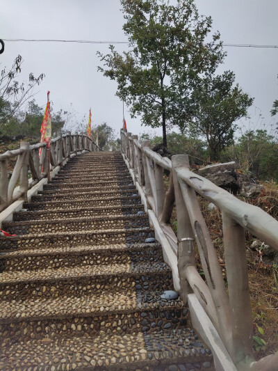 想到云台山风景区，你最先想到的是哪里？我最先想到的是湖南云台山风景区，地处安化。周末，小编做好攻略，坐着大巴车前往，总算是揭开了安化云台山风景区的神秘面容。