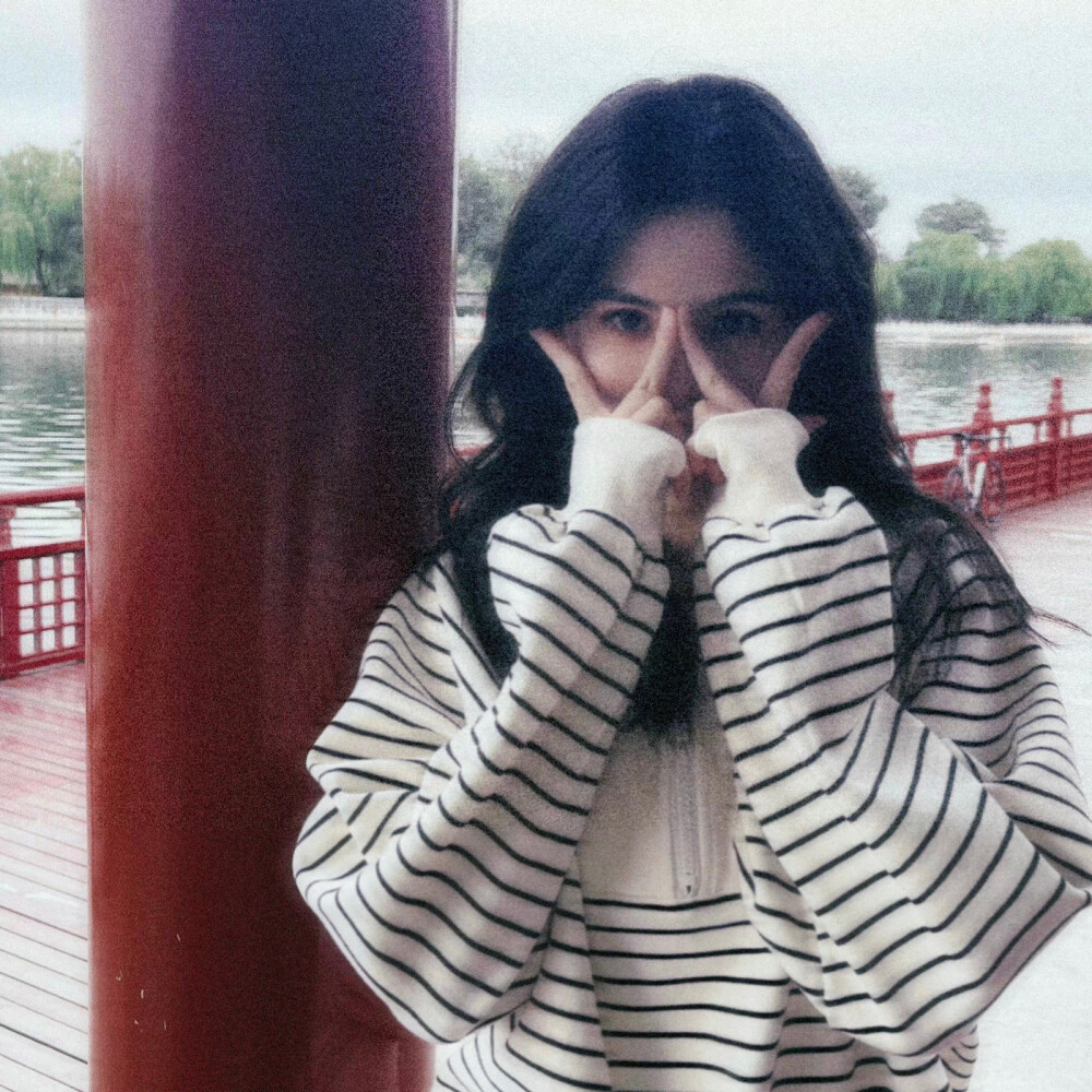 - ʸᵒᵘ ᶜᵃⁿ'ᵗ ᵍⁱᵛᵉ ⁱⁿ ᵗᵒ ˡⁱᶠᵉ ʷⁱᵗʰᵒᵘᵗ ᵗʳʸⁱⁿᵍ. -
总不能还没努力就向生活妥协吧