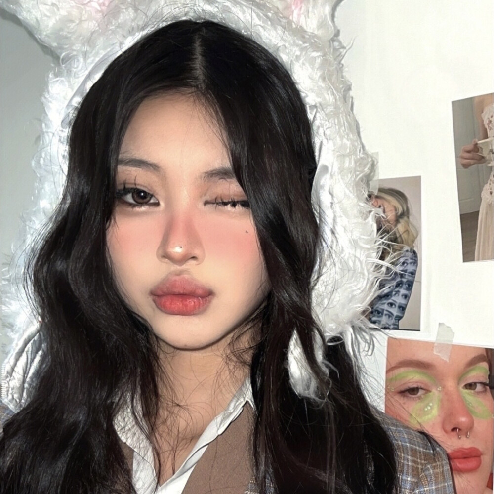 - ʸᵒᵘ ᶜᵃⁿ'ᵗ ᵍⁱᵛᵉ ⁱⁿ ᵗᵒ ˡⁱᶠᵉ ʷⁱᵗʰᵒᵘᵗ ᵗʳʸⁱⁿᵍ. -
总不能还没努力就向生活妥协吧