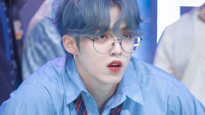 崔胜澈 崔胜哲 S.COUPS SEVENTEEN 橙光背景图