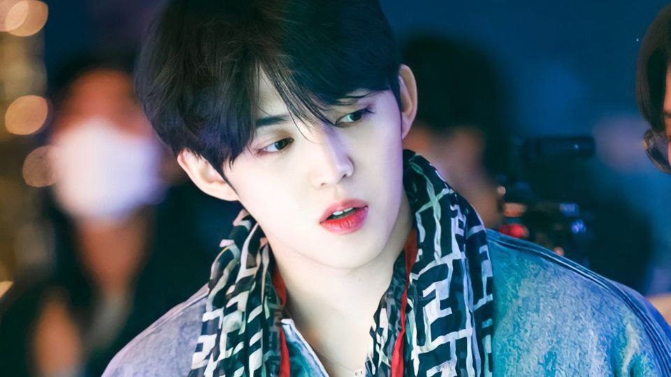 崔胜澈 崔胜哲 S.COUPS SEVENTEEN 橙光背景图