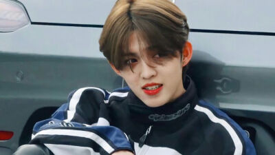 崔胜澈 崔胜哲 S.COUPS SEVENTEEN 橙光背景图