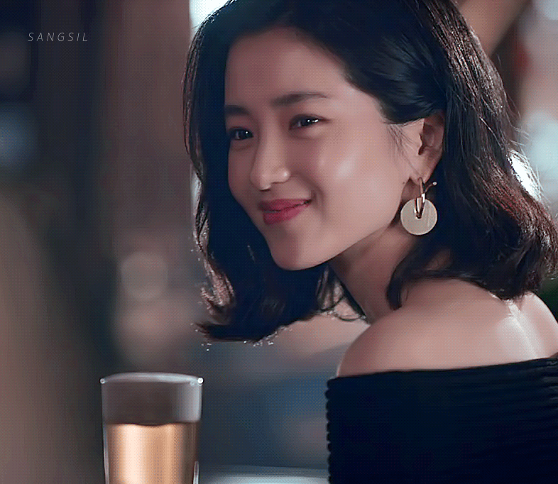 金泰梨 taeri
/图源见logo ​​​侵删