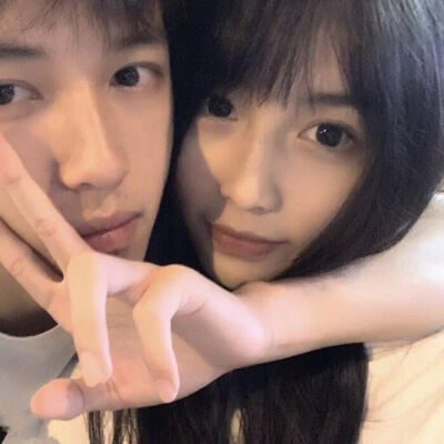 真人情侣头像
图源网络
