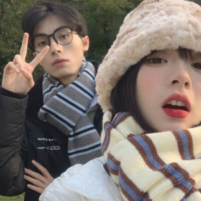 真人情侣头像
图源网络
