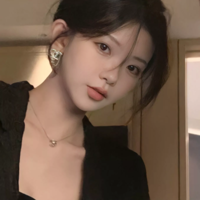 月遇从云，花遇和风。