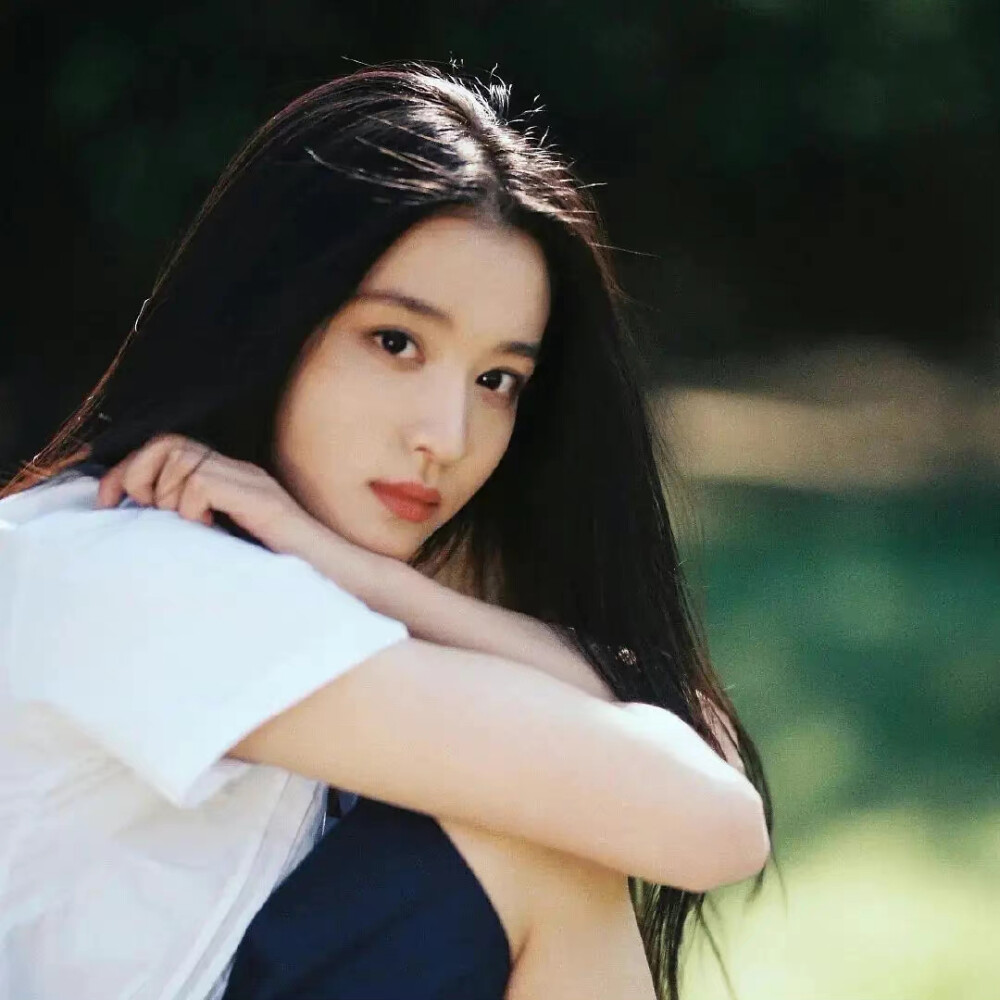 "幸得识卿桃花面,从此阡陌多暖春." 王楚然 头像