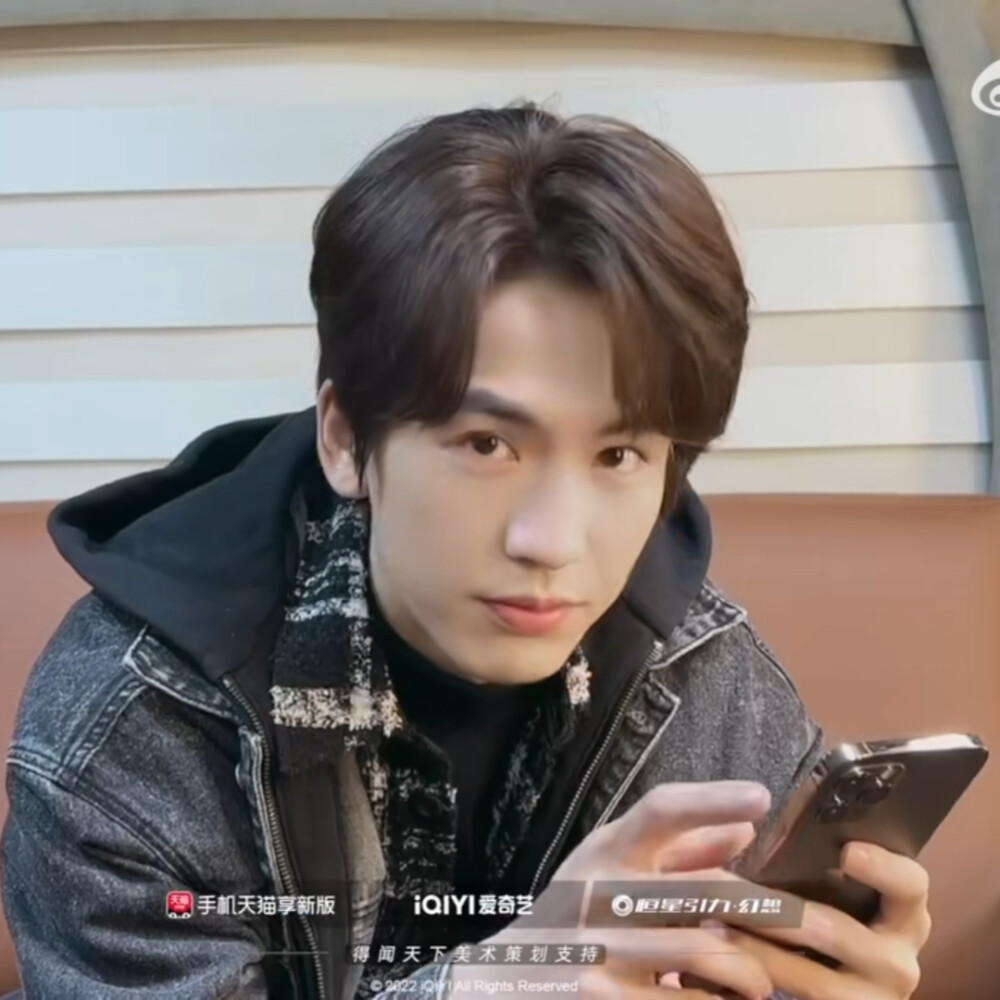 张凌赫可二改
看简介改图