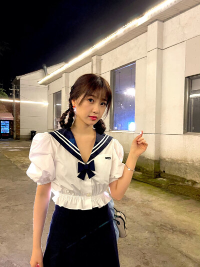 虞书欣动图（转载微博 侵权删）