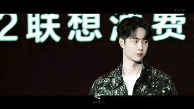 221107 联想消费生态星光直播夜
♛酷酷的小豹纸♕
@UNIQ-王一博 cr:logo