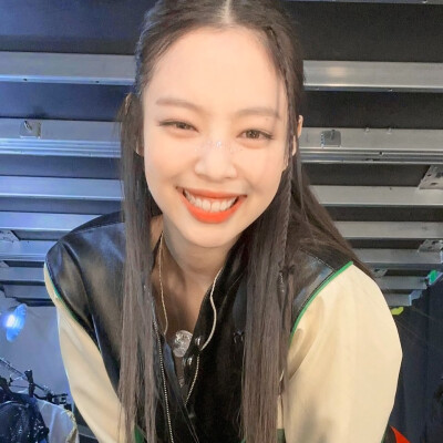 Jennie头像