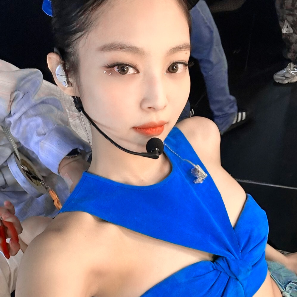 Jennie头像