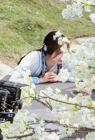 虞书欣
今天也是好可爱的欣欣子啊
