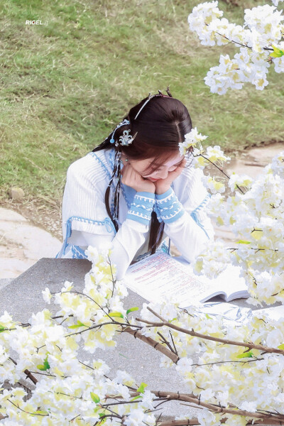 虞书欣
今天也是好可爱的欣欣子啊
