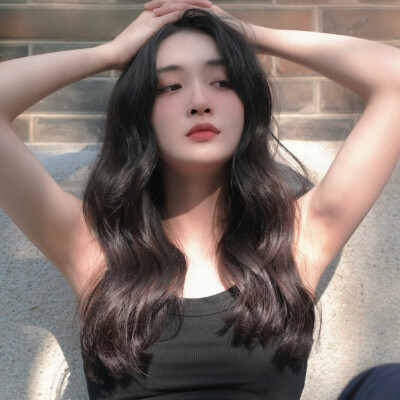 
年年亦如此 我仍盼年年。