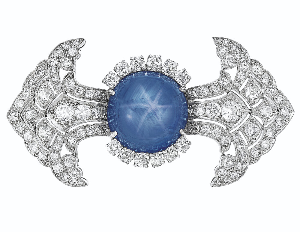 christies 佳士得纽约秋拍 蓝宝石胸针 约1925年 镶嵌圆形蛋面星光蓝
