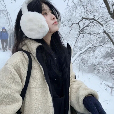 冬季飘雪女头